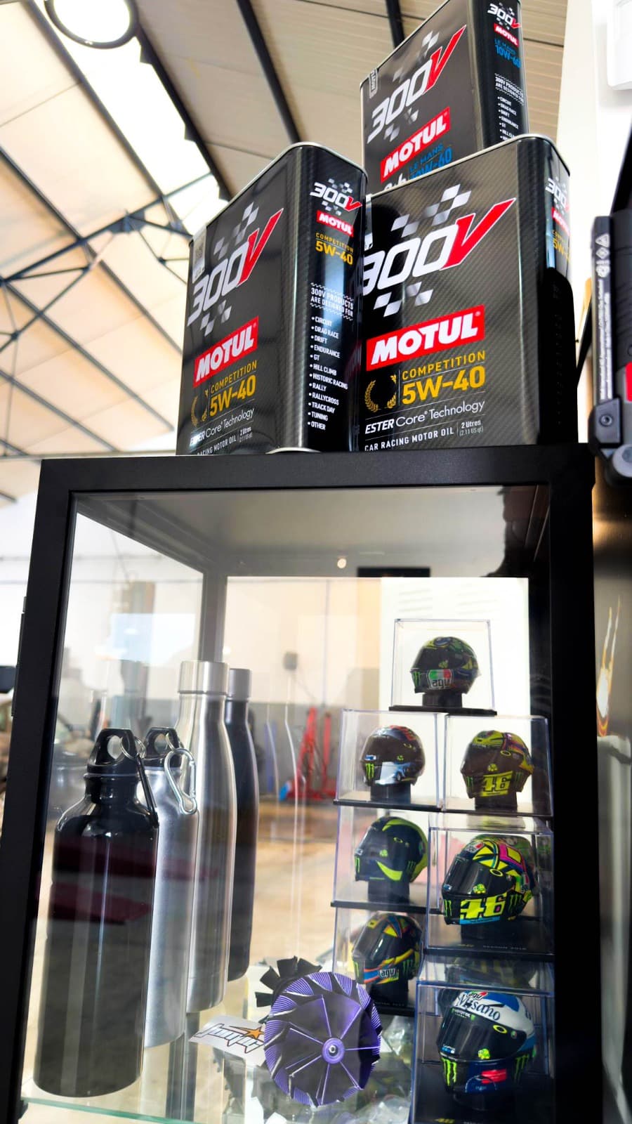 Display de produtos na oficina JOMIG